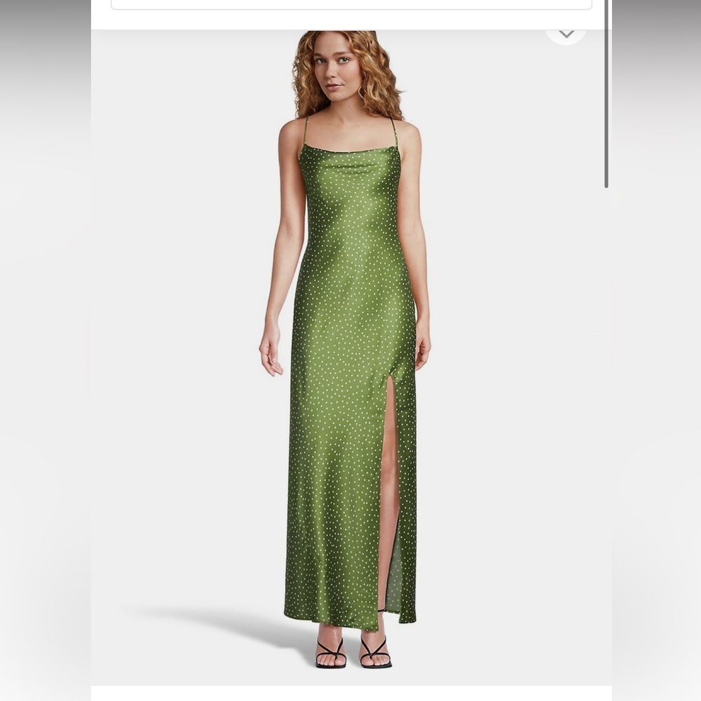 Lipsy
Simona Cowl Lace-Back Dotted Gown